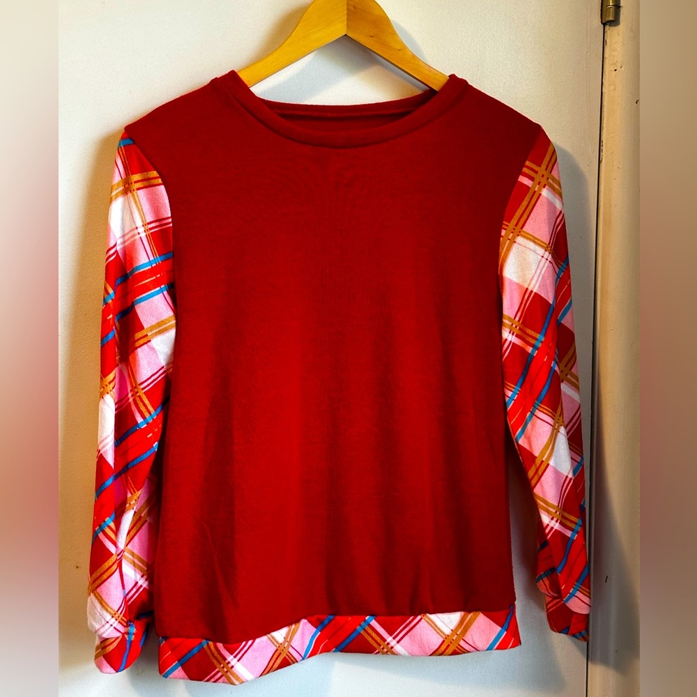 EQ- red sweater plaid colourful trim. Slight pilling. Beautiful sweater